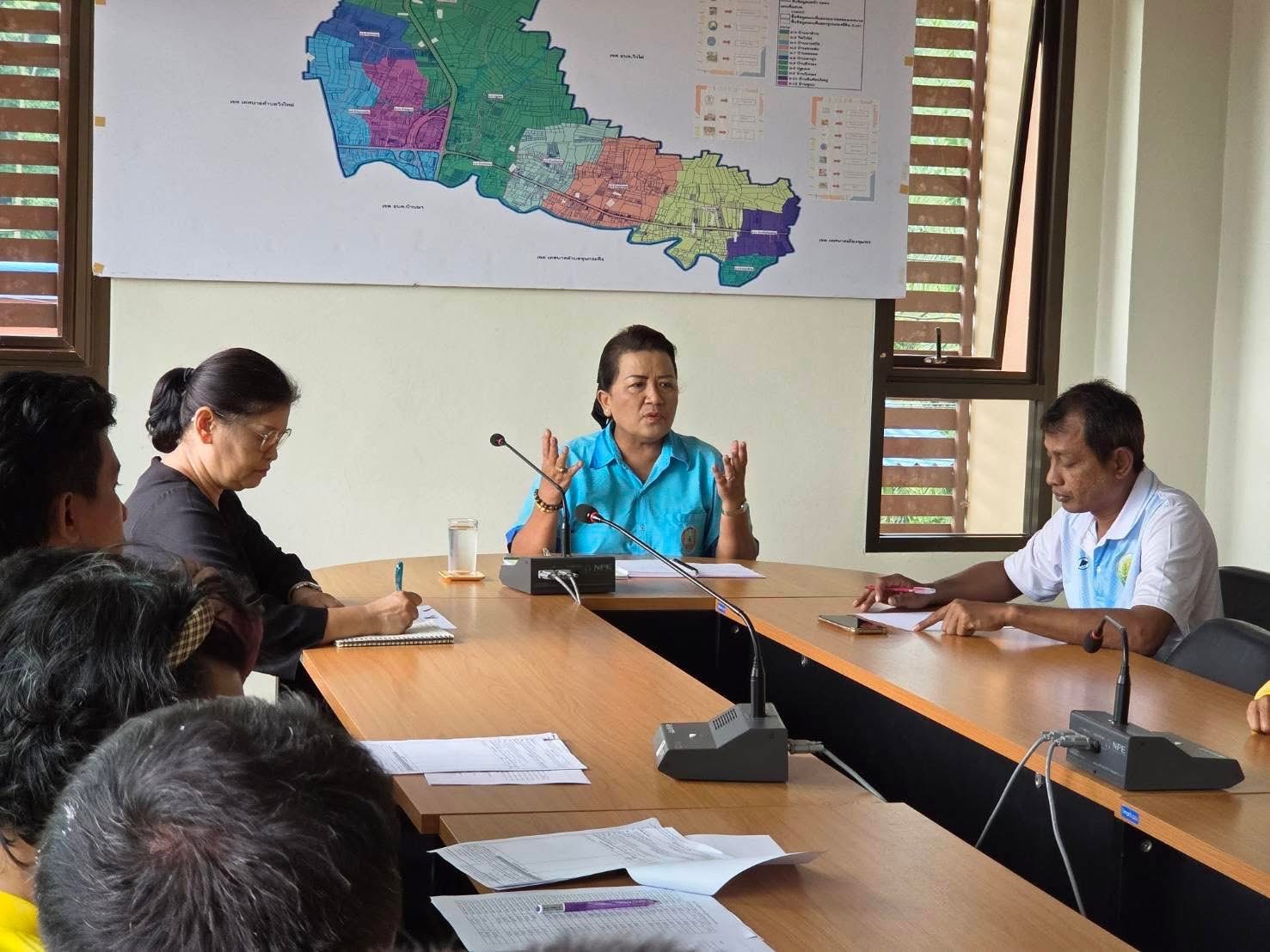การประชุมเพื่อรับฟังนโยบายและรับฟังปัญหาอุปสรรคในการปฏิบัติงาน ของกองสาธารณสุขและสิ่งแวดล้อม ✅ คลิ๊ก Link ด้านล่างเพื่อดูข้อมูล👇