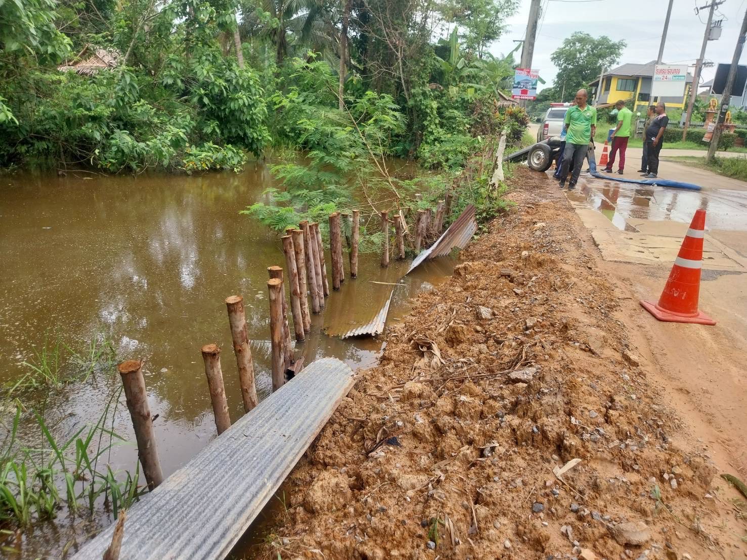 งานป้องกันและบรรเทาสาธารณภัย สำนักปลัด เทศบาลตำบลวังไผ่ ติดตั้งเครื่องระบายน้ำในพื้นที่น้ำท่วมขัง ✅ คลิ๊ก Link ด้านล่างเพื่อดูข้อมูล👇