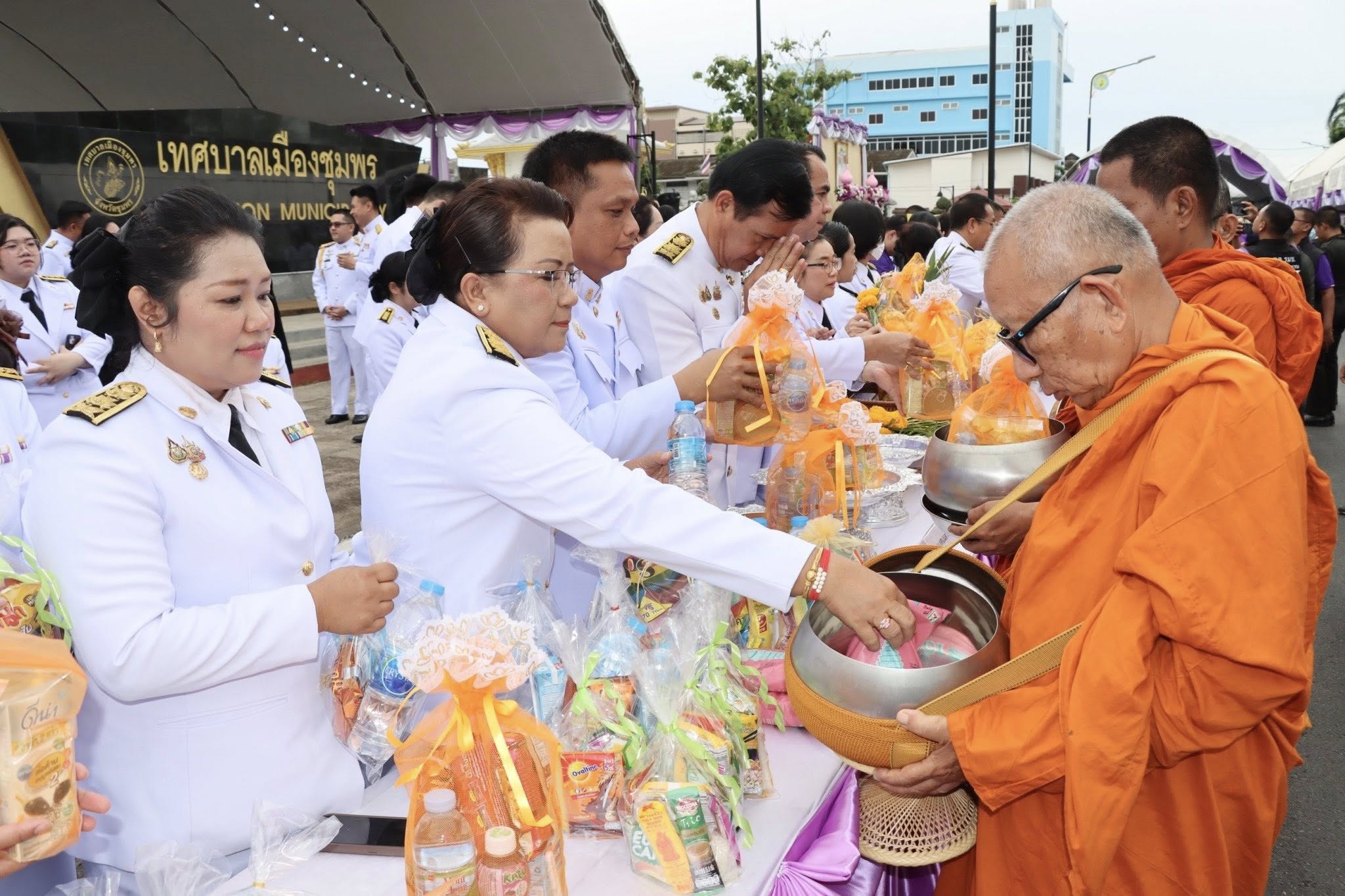 เทศบาลตำบลวังไผ่ร่วมพิธีเจริญพระพุทธมนต์ ตักบาตร ถวายเป็นพระราชกุศลเนื่องใน “วันเฉลิมพระชนม์พรรษา สมเด็จพระนางเจ้าสุทิดา พัชรสุธาพิมนต์ลักษณ พระบรมราชินี“ ✅ คลิ๊ก Link ด้านล่างเพื่อดูข้อมูล👇