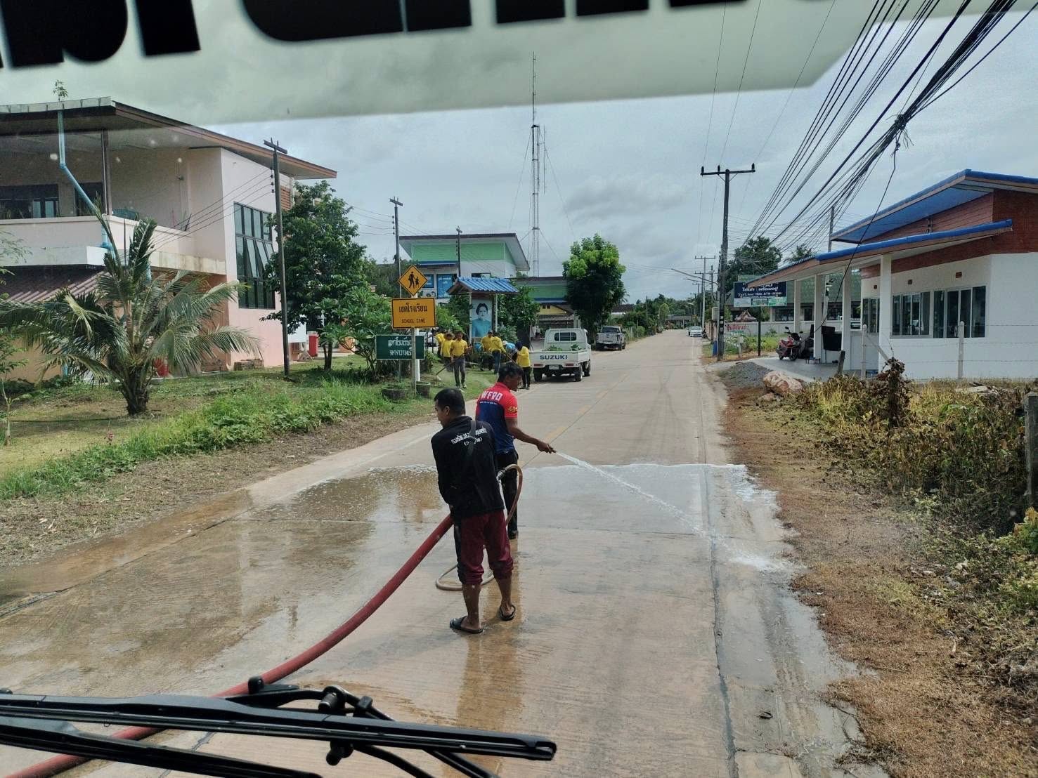 กองสาธารณสุขและสิ่งแวดล้อมร่วมกับกองช่างและงานป้องกันและบรรเทาสาธารณภัยดำเนินการจัดระเบียบ 1 อปท.1 ถนนสวน ปลอดภัย ✅ คลิ๊ก Link ด้านล่างเพื่อดูข้อมูล👇