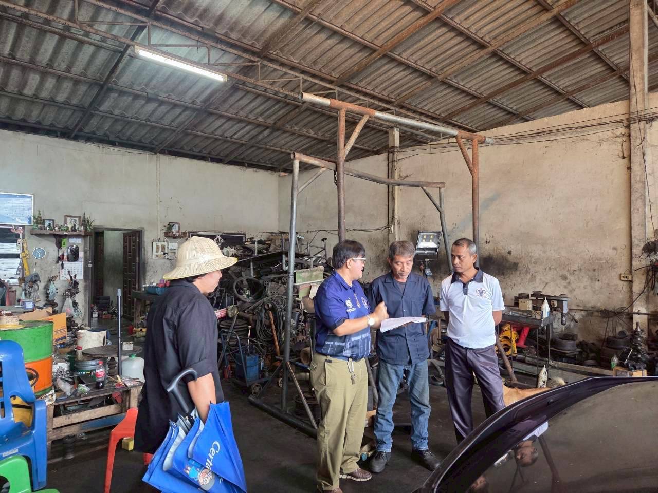 ลงพื้นที่ตรวจสอบเหตุร้องเรียน กรณีน้ำท่วมขังในท่อระบายน้ำ ริมถนนเพชรเกษม พื้นที่ ม.9 ต.วังไผ่ ✅ คลิ๊ก Link ด้านล่างเพื่อดูข้อมูล👇