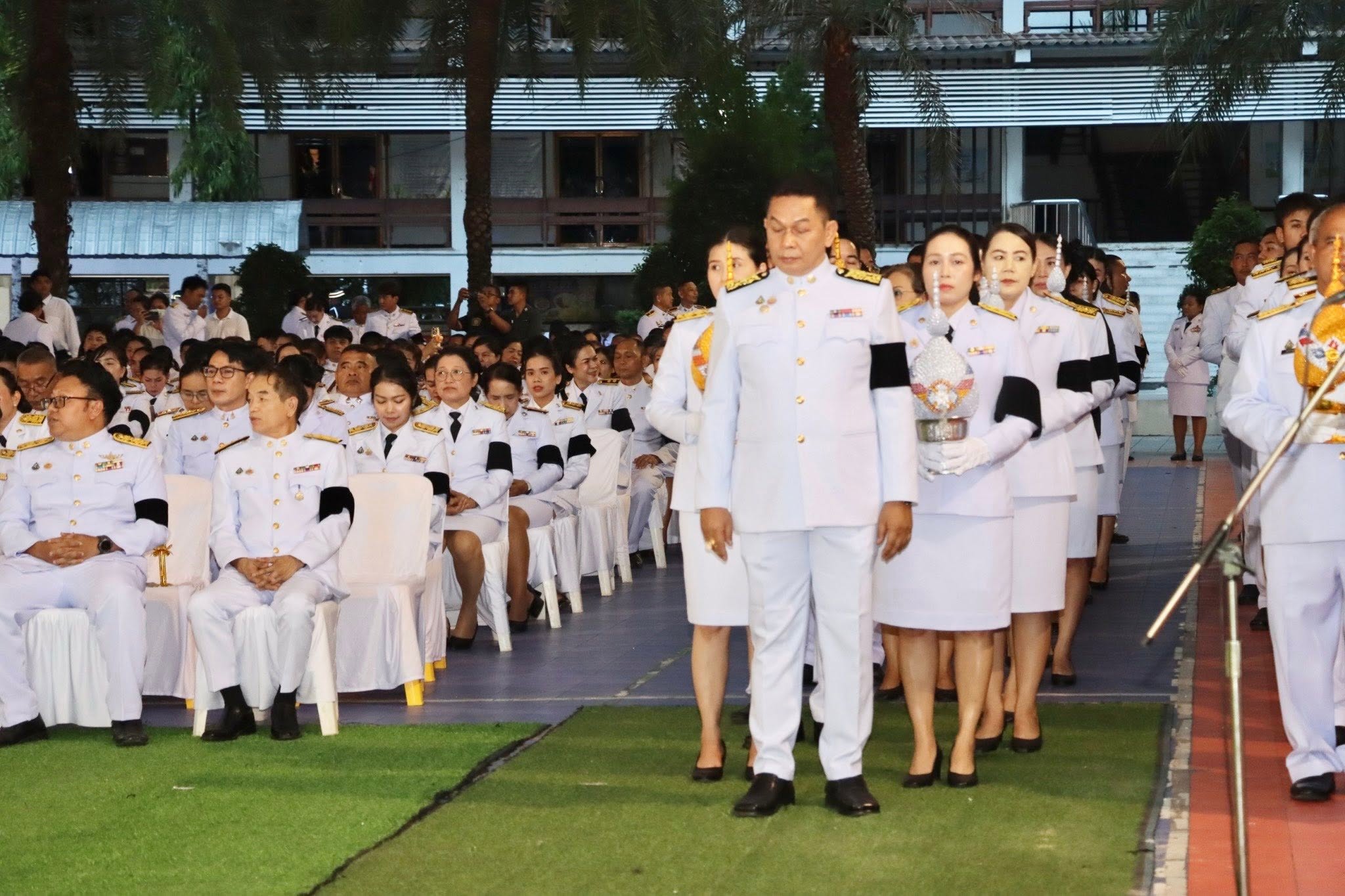 ร่วมพิธีถวายเครื่องราชสักการะและวางพานพุ่ม และพิธีจุดเทียนถวายพระพรชัยมงคล เนื่องในโอกาสพระราชพิธีมหามงคลเฉลิมพระชนมพรรษา 4 รอบ สมเด็จพระนางเจ้าฯ พระบรมราชินี 3 มิถุนายน 2569
