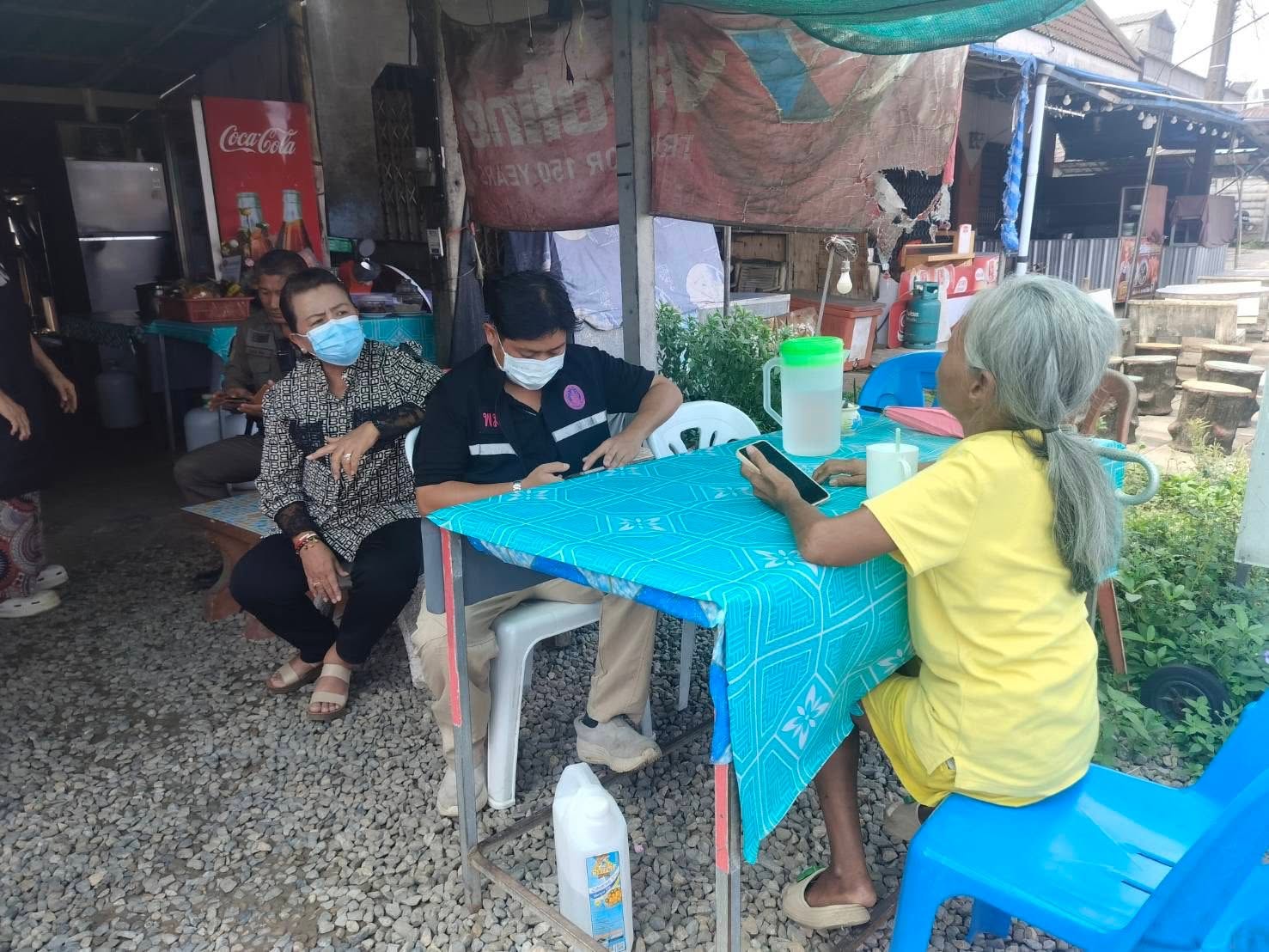 ลงพื้นที่ตรวจสอบ กรณีบุคคลไร้ที่พึ่งอาศัยอยู่บริเวณใต้สะพานสี่แยกปฐมพร