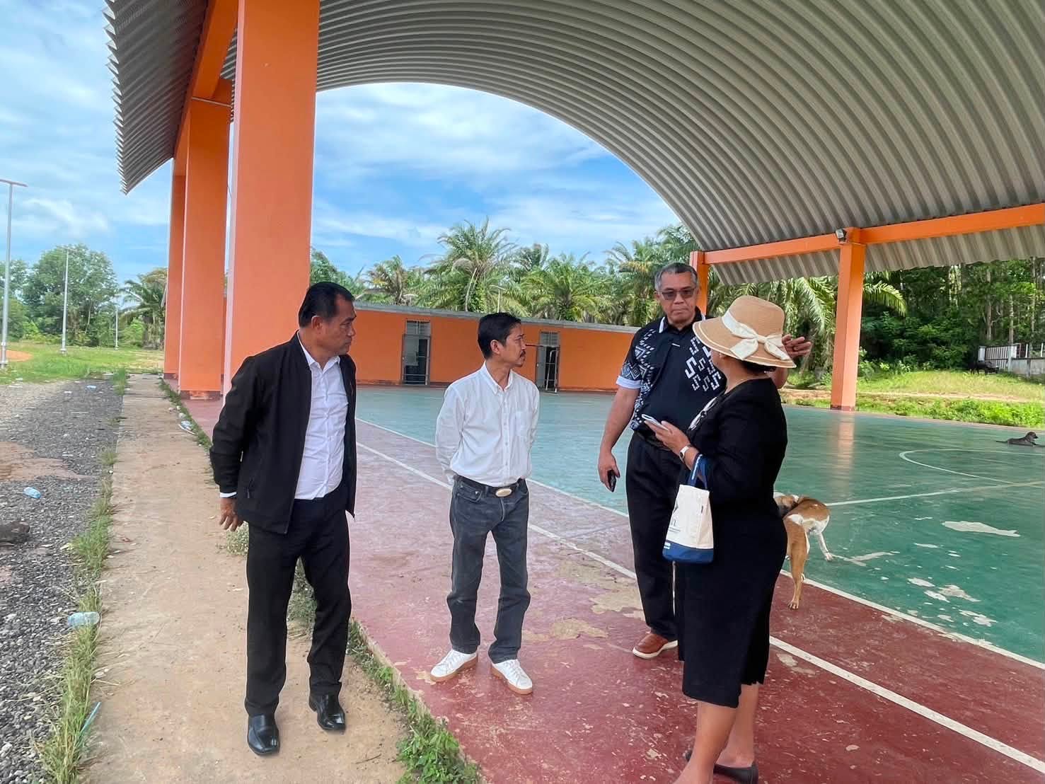 ลงพื้นที่ศึกษาดูงานและสำรวจแนวทางการปรับพื้นที่สนามฟุตบอล ณ สนามกีฬาหนองใหญ่ ขององค์การบริหารส่วนจังหวัดชุมพร