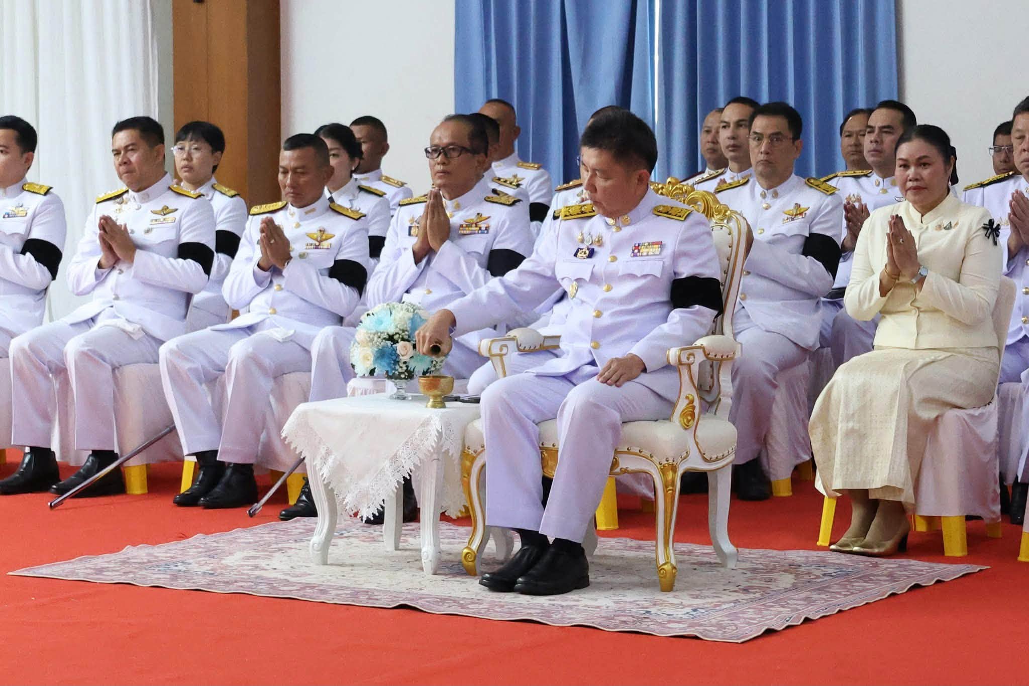 ร่วมพิธีทำบุญตักบาตร ถวายเป็นพระราชกุศลเนื่องในวันแม่แห่งชาติ พ.ศ. 2569